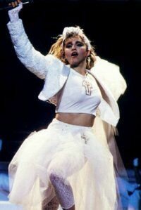 Мадонна в песне Like a Virgin