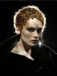 Прически с кудрями для коротких волос
