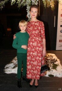 Наталья Водянова с сыном на благотворительном вечере