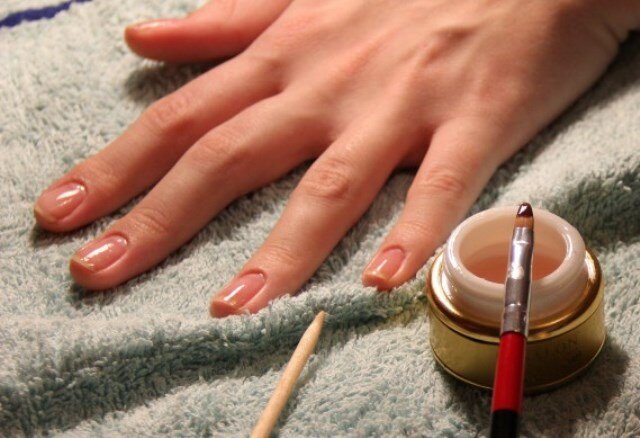 Как сделать покрытие ногтей гелем